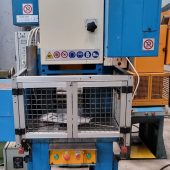 Pressa Meccanica Eccentrica a frizione BENEDETTI da 30 TON tipo P.i. 30 alla Volata (Norme CE)